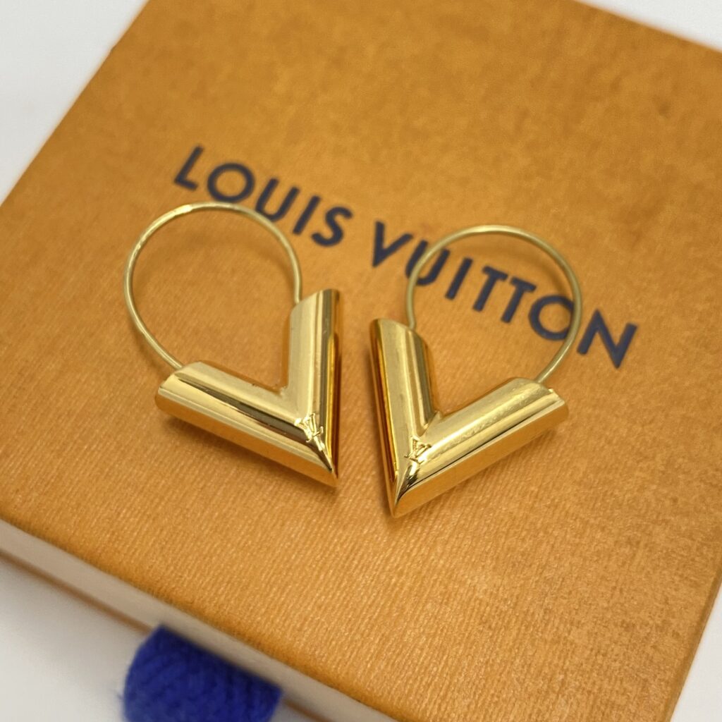 LOUIS VUITTON(ルイヴィトン) フープイヤリング・エセンシャル Vピアス