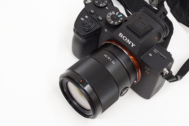 Sony a5100 f1.8/35mmレンス付き Sony a5100 Camera and Sony FE 35mm