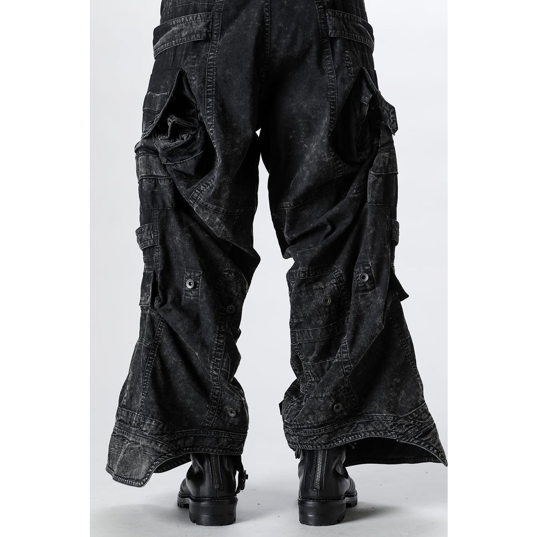 ユリウス JULIUS Cotton Nylon Twill Multi Pocket Wide Cargo Pants