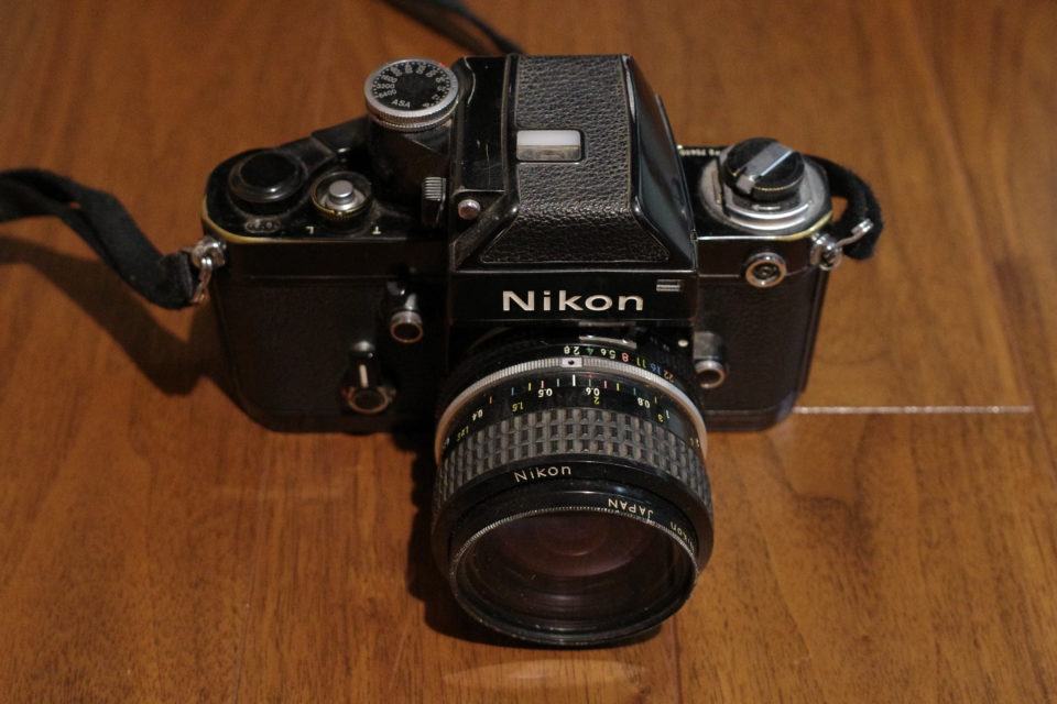 ニコンF2に電池を入れてみたら、露出計が動いた！ | セミブログ