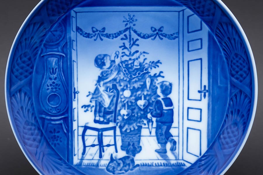 ロイヤル・コペンハーゲン イヤープレート（2000年）『Trimming the