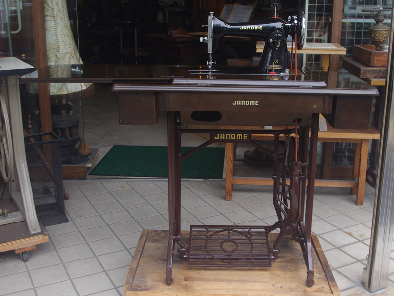 No.727 Janome ジャノメ製 家庭用足踏みミシン：アンティークミシン