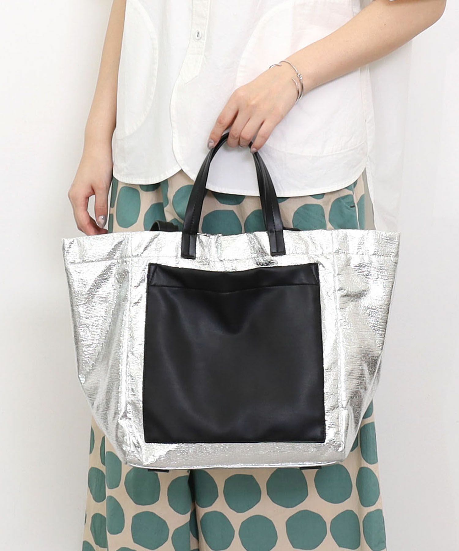 春夏物50％OFF】ナナノエル Nananoel lia メタリックビッグポケット