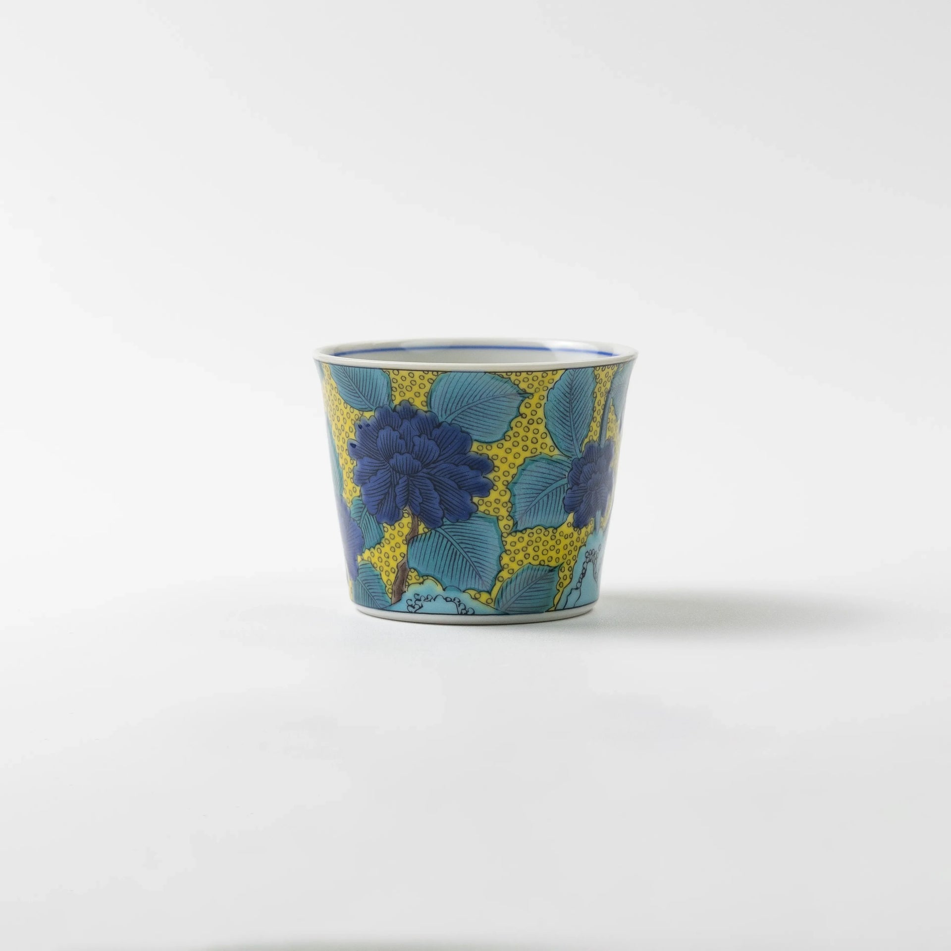 九谷焼 猪口 古九谷青手土坡に牡丹図 – 漆陶舗あらき 輪島塗 九谷焼