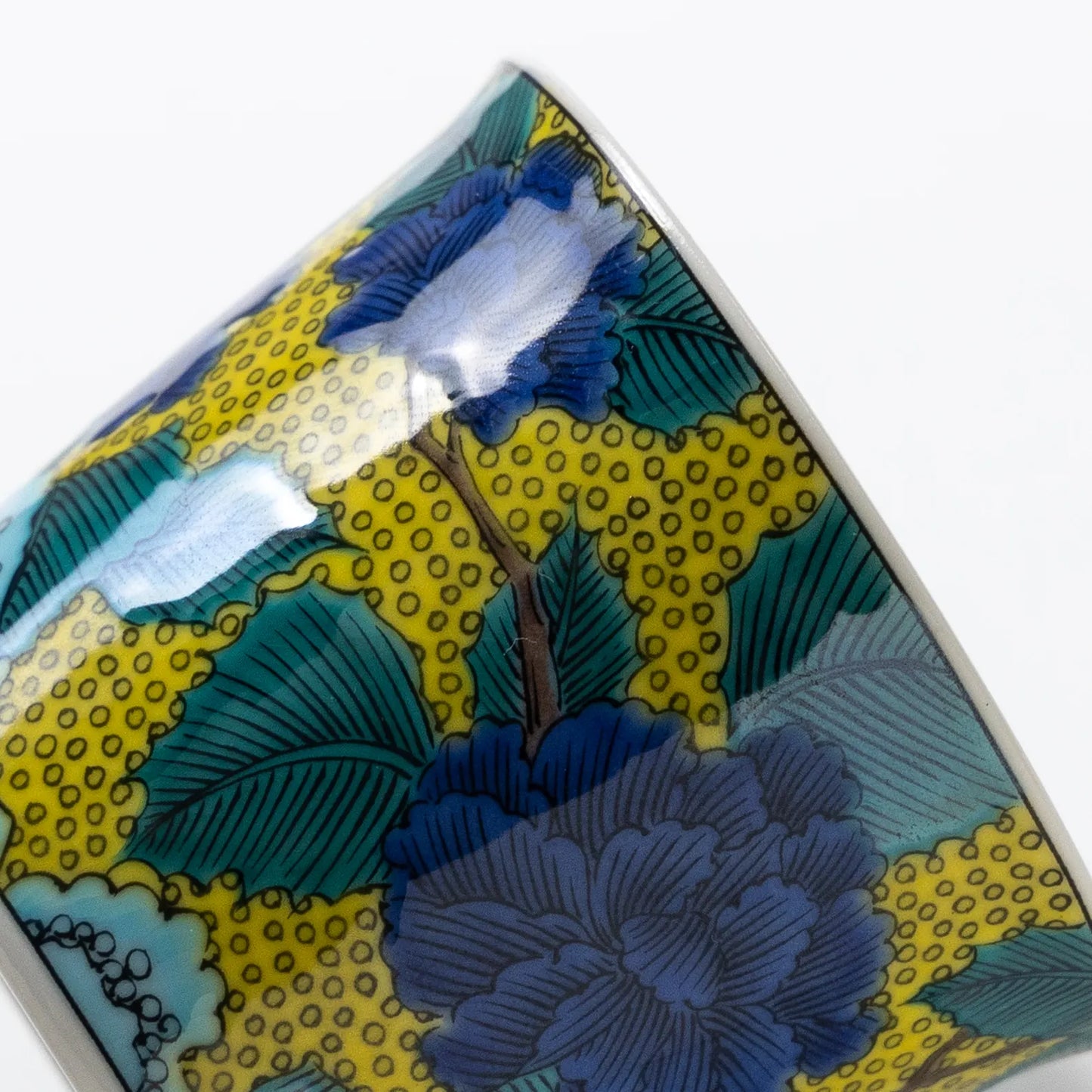 九谷焼 猪口 古九谷青手土坡に牡丹図 – 漆陶舗あらき 輪島塗 九谷焼