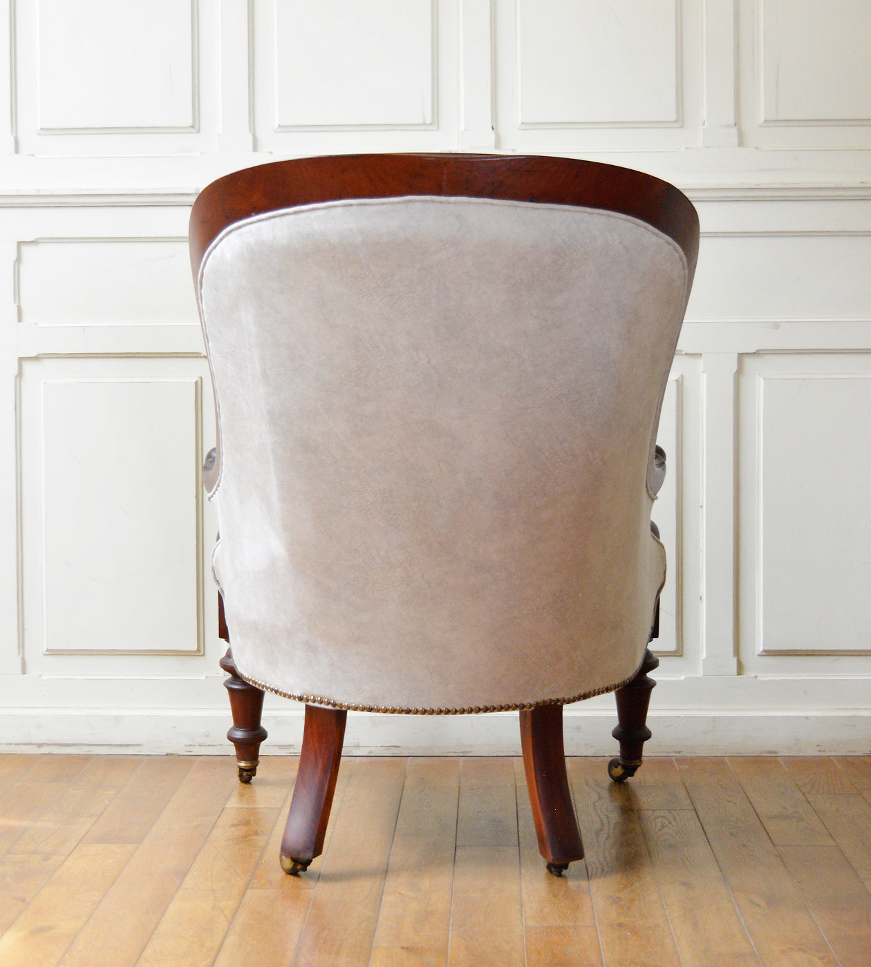 アームチェア – 英国アンティーク家具専門店 神戸家具オンラインショップ