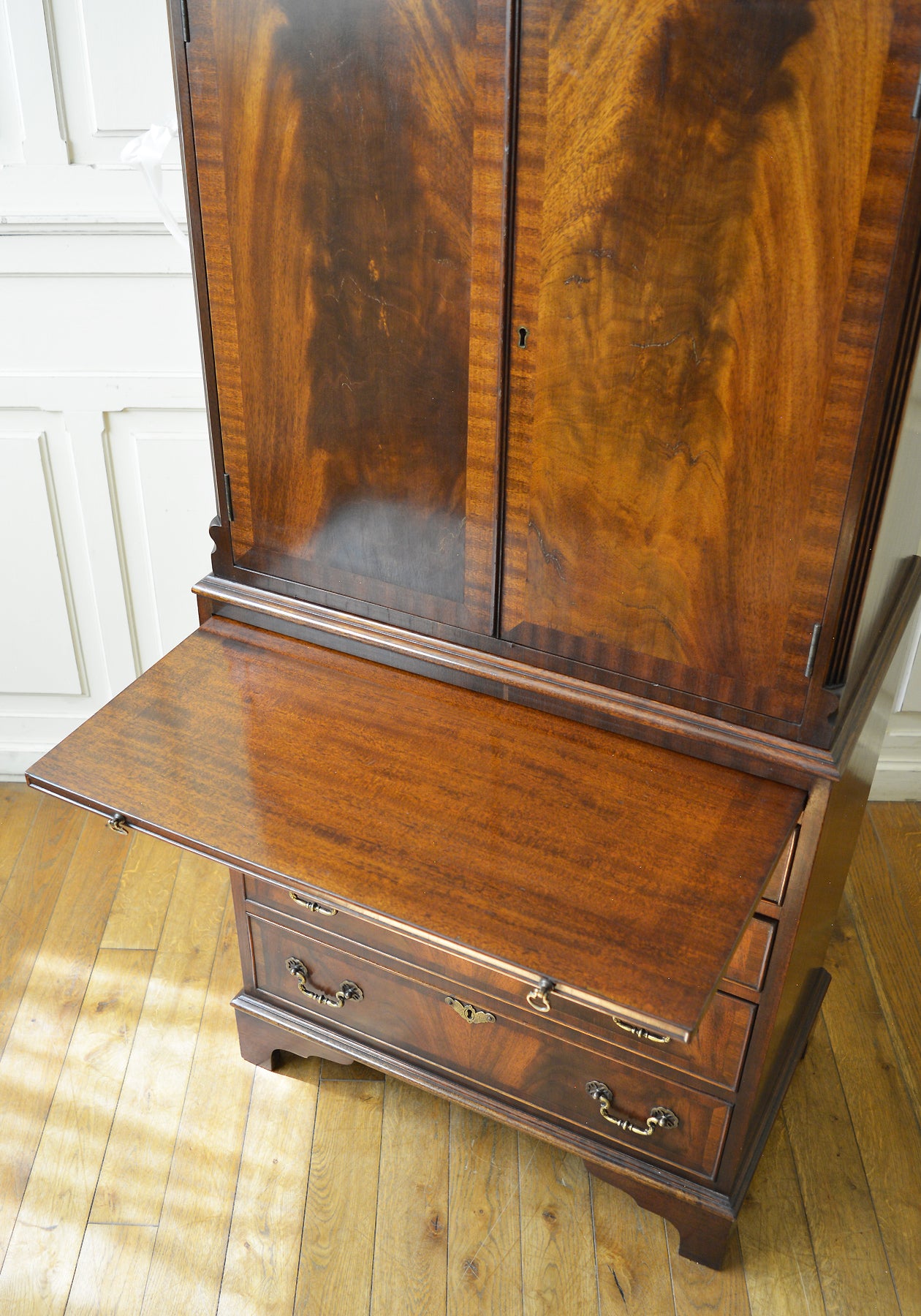 アンティークカクテルキャビネット – 英国アンティーク家具専門店 神戸