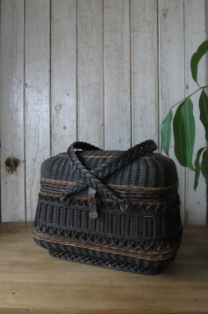 フランスアンティーク 蓋付きのパニエ ナポレオン3世様式 バスケット