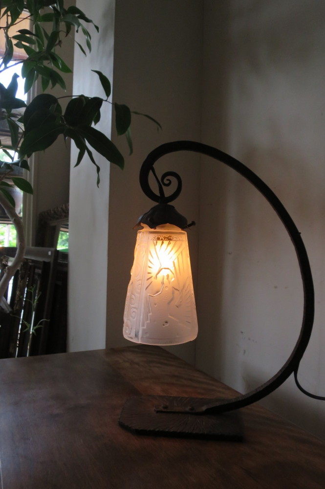 ランプミューラーアールヌーヴォースタンドランプ台は鉄渦巻のデザイン