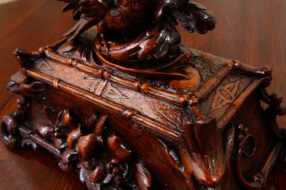 スーパーカービング ブラックフォレストボックス ｜アンティーク家具