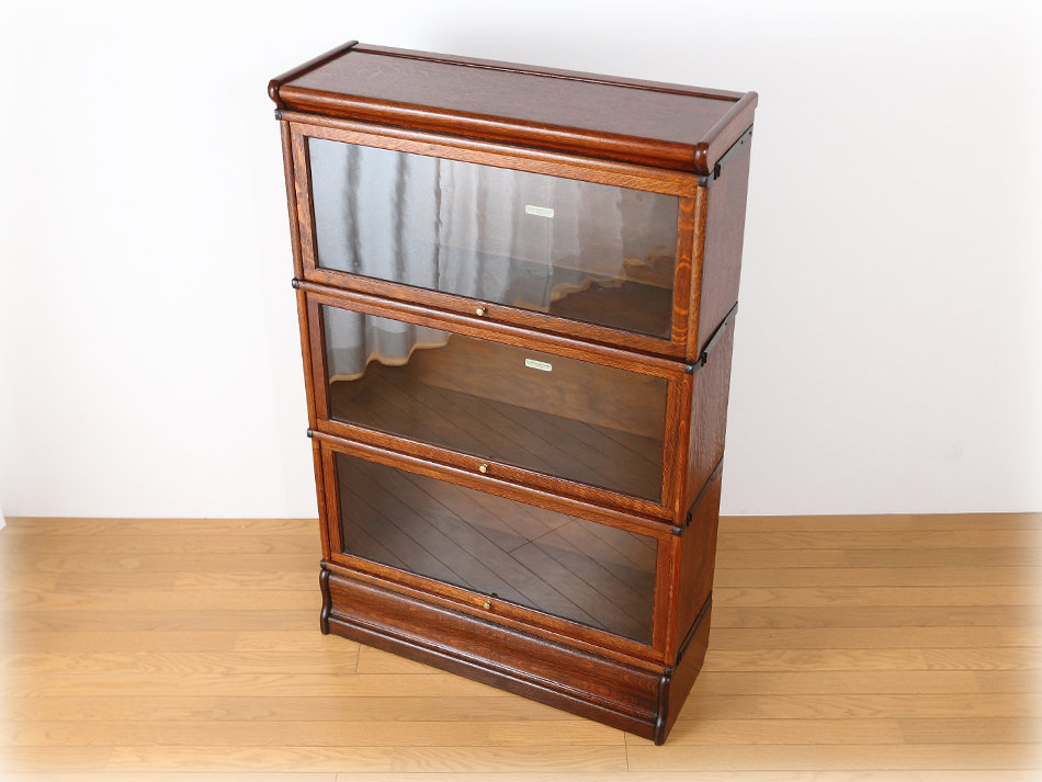 イギリスアンティークディスプレイケース 黒 赤 収納付き イギリス