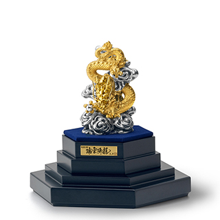 純金置物 「瑞雲降龍（大)」 （純プラチナ宝珠付） | 高品質 金・プラチナ