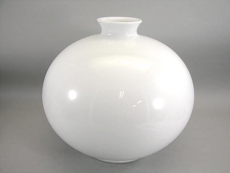 マ*ン様 人間国宝井上萬二 白磁壺有田焼