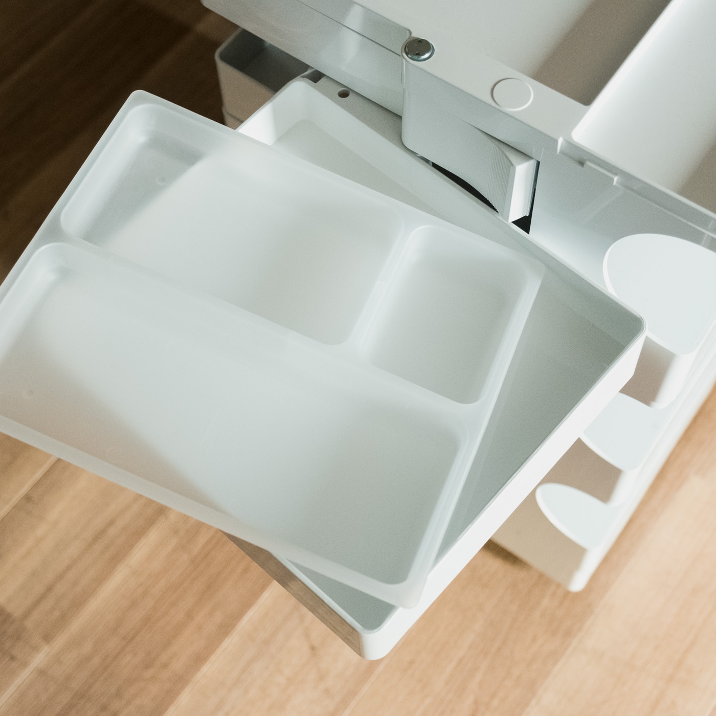 ボビーワゴン 3段(5トレイ) | ビーライン(B-LINE) | リグナテラス東京