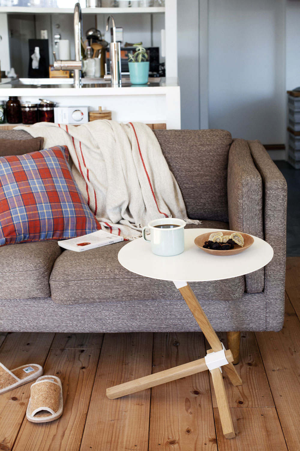 トレ サイドテーブル | デュエンデ(DUENDE) | 芦沢 啓治(KEIJI