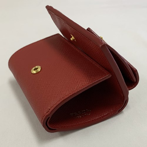 PRADA（プラダ） サフィアーノトライアングル 財布 レディース ピンク