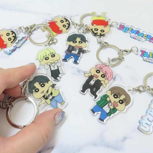 キーホルダー TOMORROW X TOGETHER クレヨンしんちゃん 3連アクリル