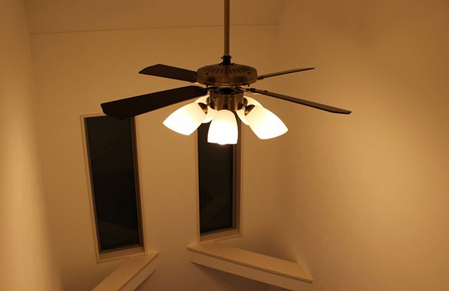 KOIZUMI（コイズミ） 長期保証 LED 5灯 明るさ8畳 大風量 吹き抜け