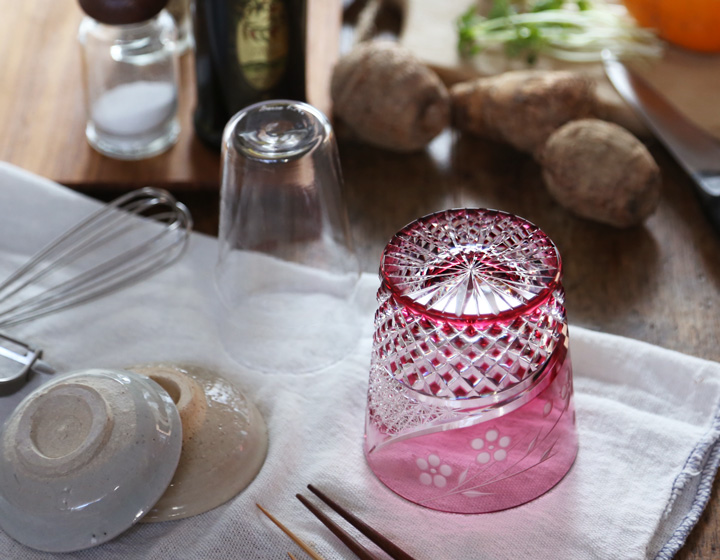 期間限定値下 江戸ガラス ギヤマン 金縁 花魚子模様 小鉢 盃 6客 70307