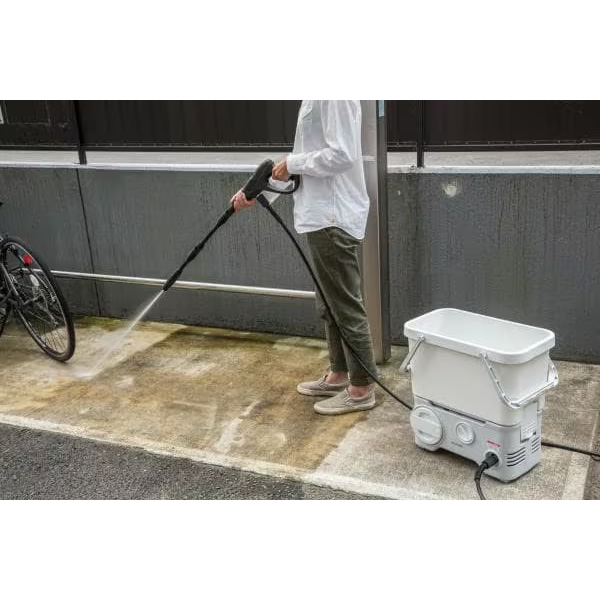 IRIS OHYAMA（アイリスオーヤマ） 高圧洗浄機 タンク式 充電タイプ