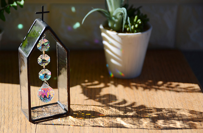 開運 サンキャッチャー ガラスの教会（大） | ステンドグラス スタンド