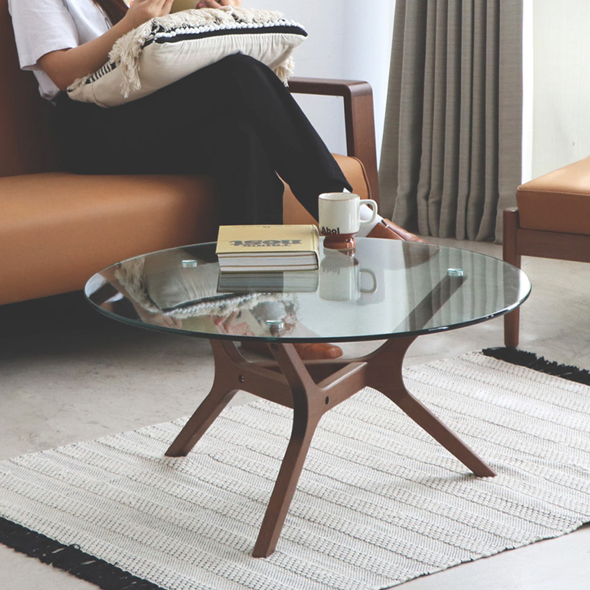 東馬（Tohma） ローテーブル 円形 直径80cm アモール ガラス天板