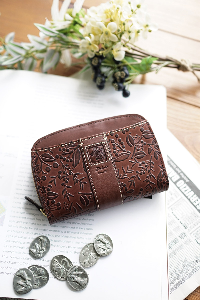 Dakota（ダコタ） ミモザ 小銭入れ付き二つ折り財布 0031211（0030251