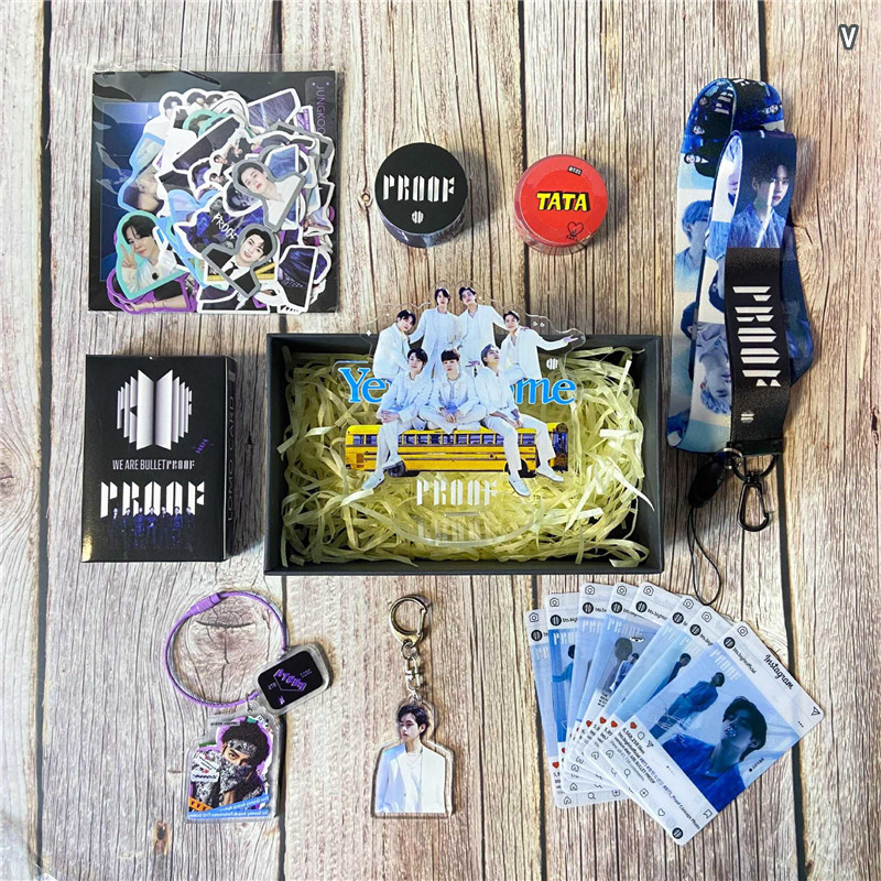 BTS グッズ まとめ売り 防弾少年団 バンタン アルバム トレカ バッジ