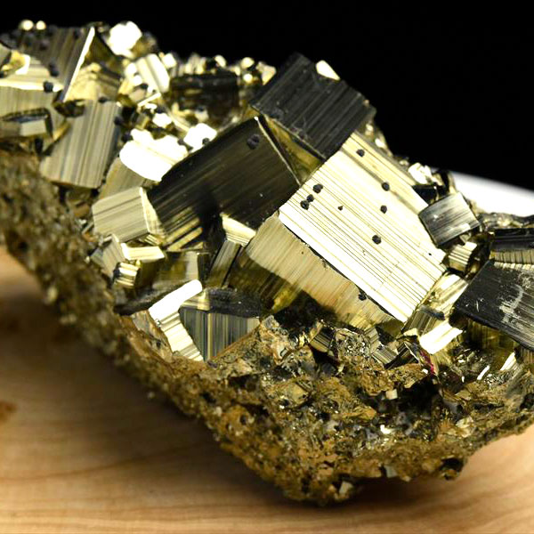 パイライト EXグレード 黄鉄鉱 クラスター (約564g) CUBO Huanzala