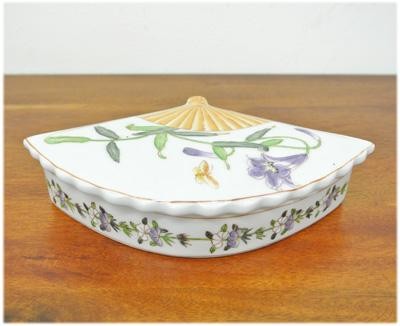 陶器製 扇型 花柄 小物入れ)小物入れ 陶器製 ふた付き アクセサリー