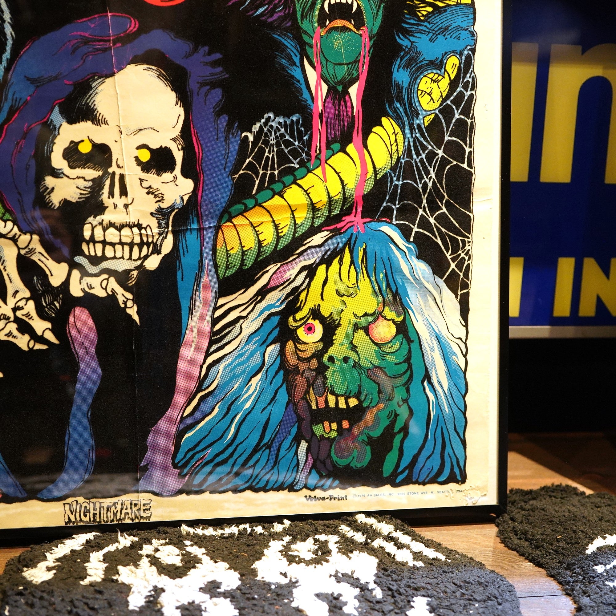 Roach デザイン 70's コレクティブル ブラックライト ポスター Roach