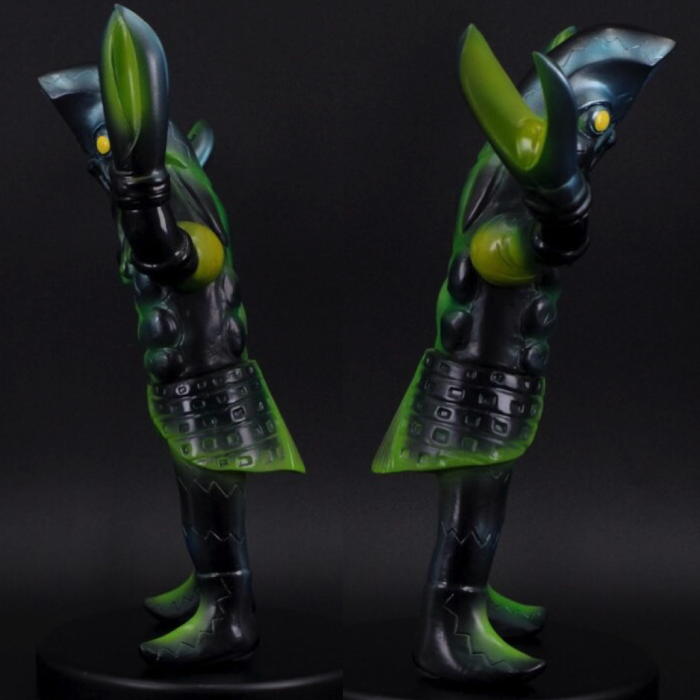 マルサンの「バルタン星人五代目350」がショップ・墓場の画廊へ