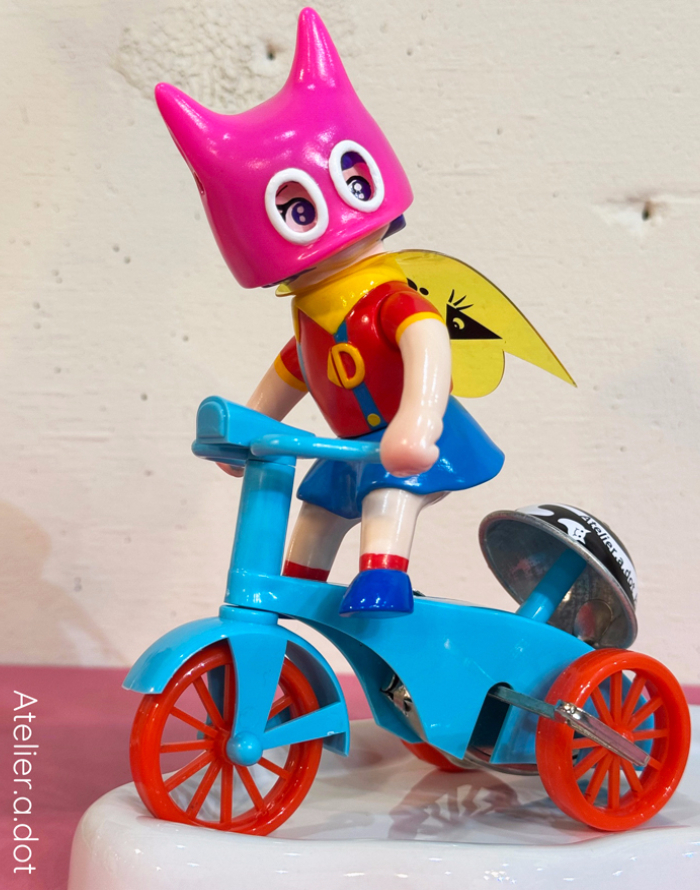 アトリエ・エードットの「猫耳ヘルメット ダー子」が「三輪車」になっ