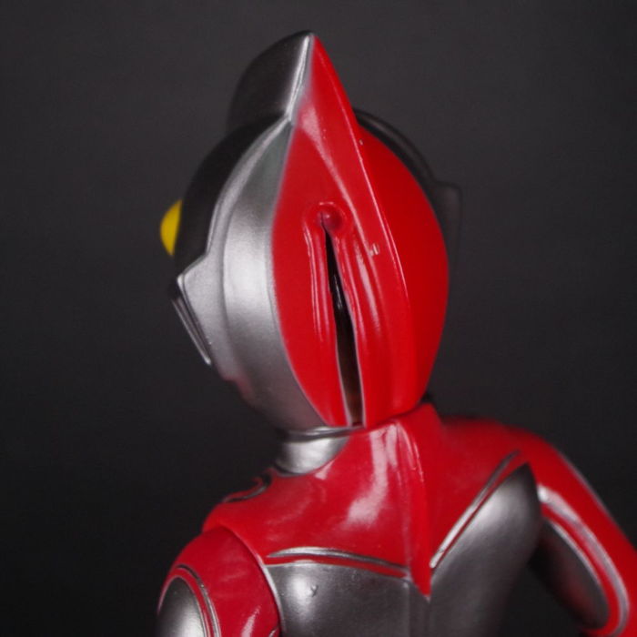 ブルマァクの「マスク取れ大帰ってきたウルトラマン(ガンメタ)」が墓場