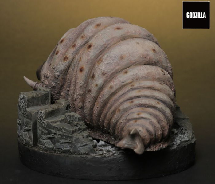 エクスプラスの［デフォリアル］に「モスラ(幼虫)(1961)」がノシノシ