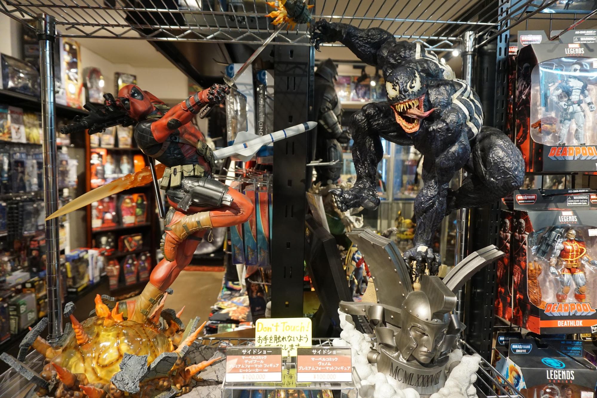 アメコミ・ゲームファン垂涎のグッズが所狭しと並ぶ高円寺のショップ