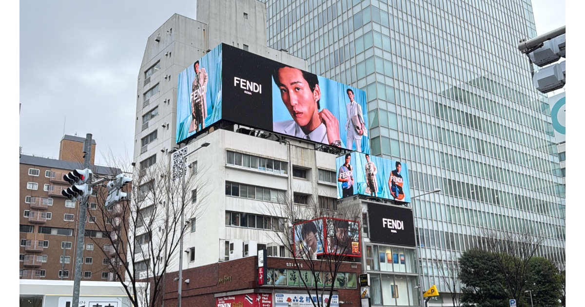 FENDI、Snow Manの目黒蓮さんを起用し表参道で屋外広告を実施！｜SPACE