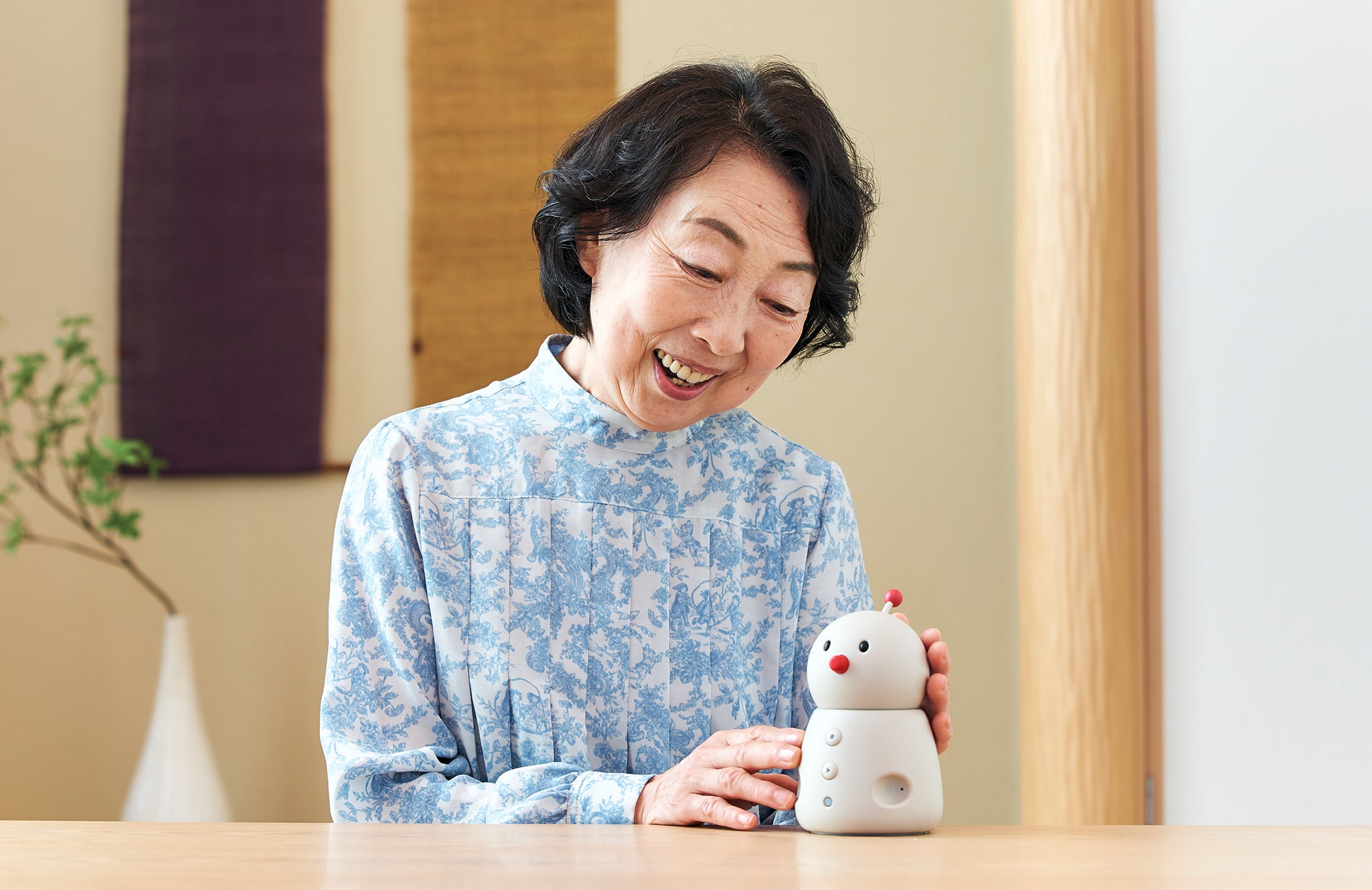 公式ストア】BOCCO emo（ボッコ エモ）レンタルモデル | 照れたり