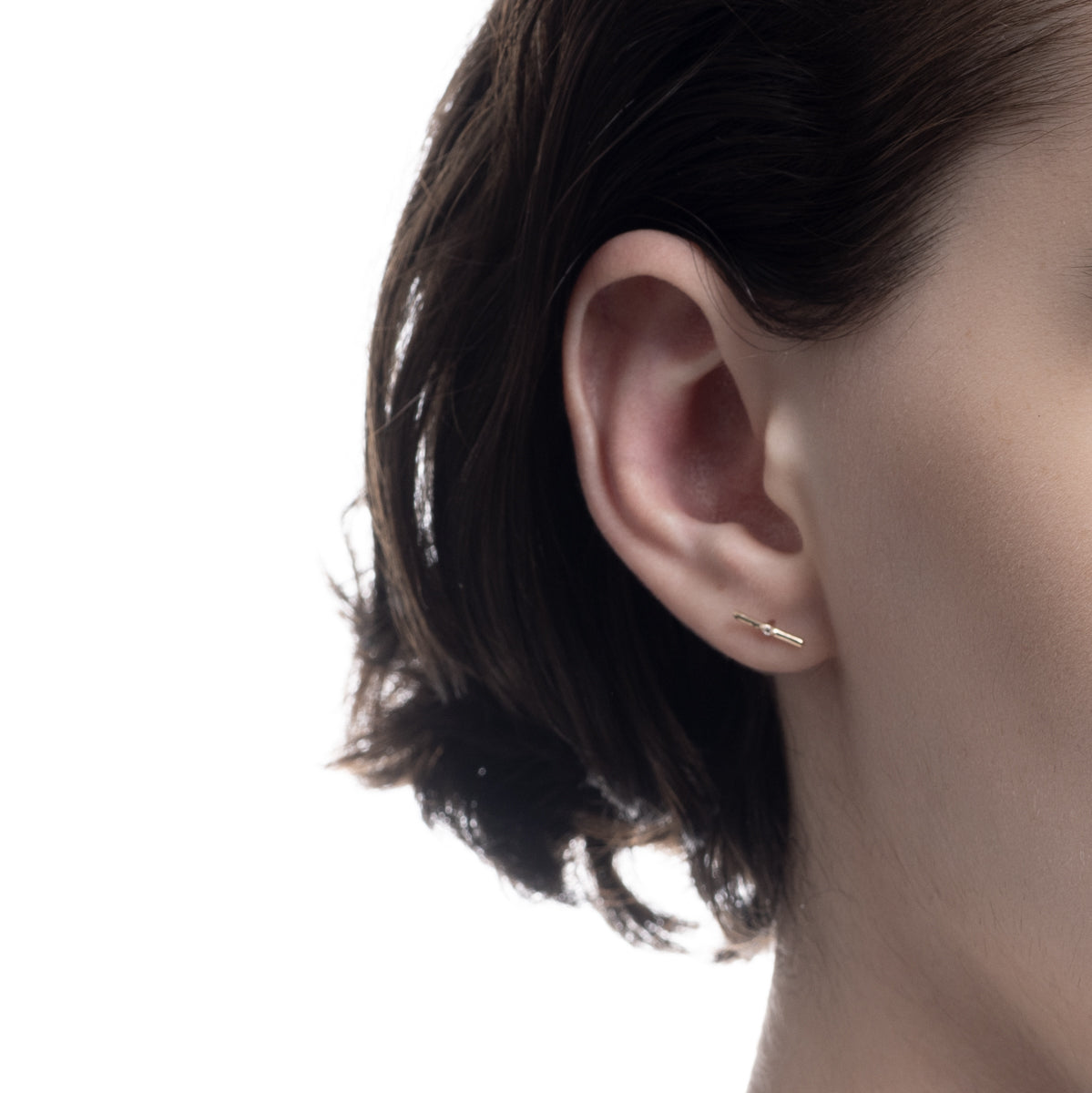 ALL ABOUT BASICS モスキート ダイヤモンド バー ピアス