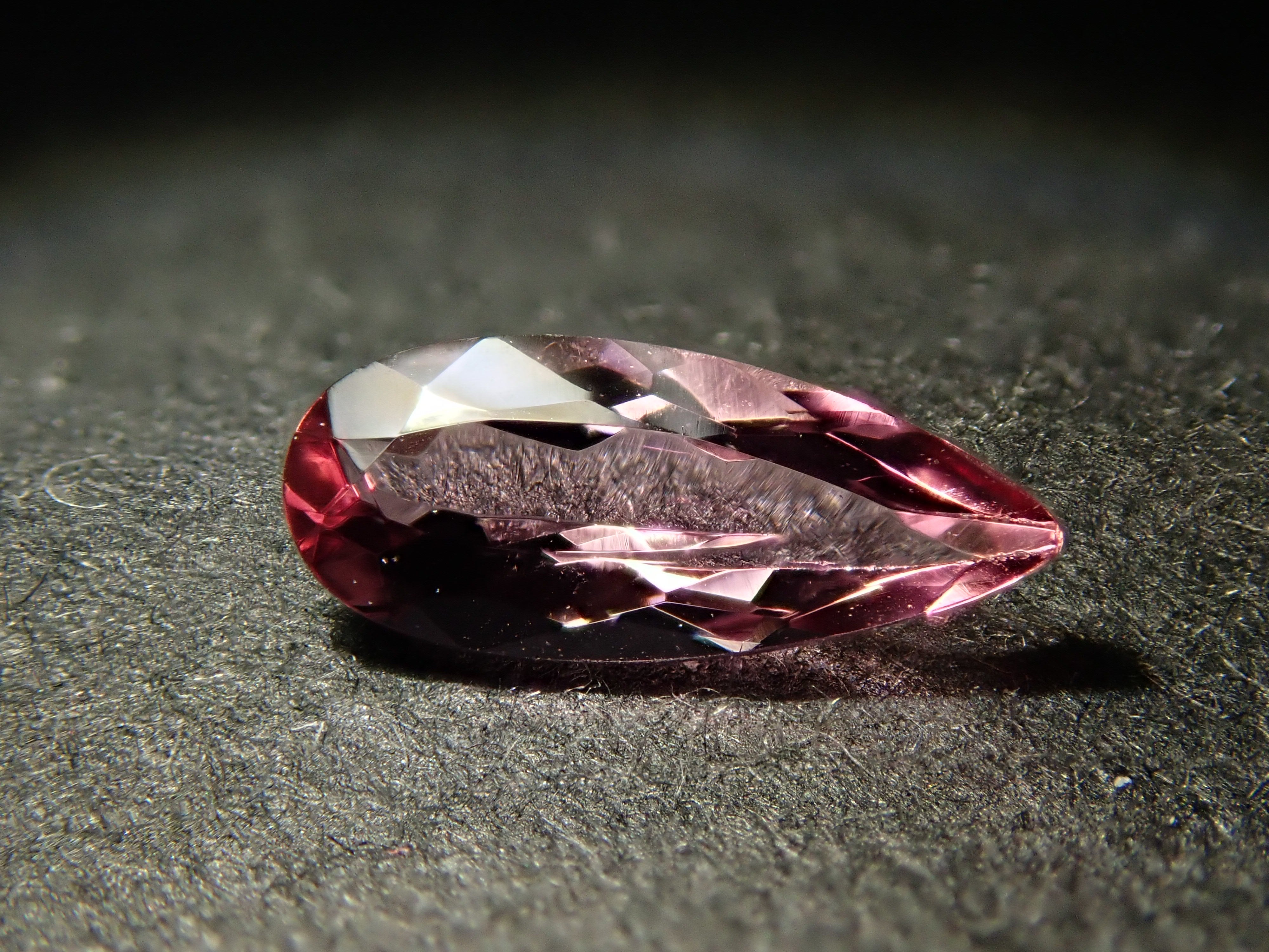 ブラジル産非加熱ピンクインペリアルトパーズ（シェリーピンク） 0.284