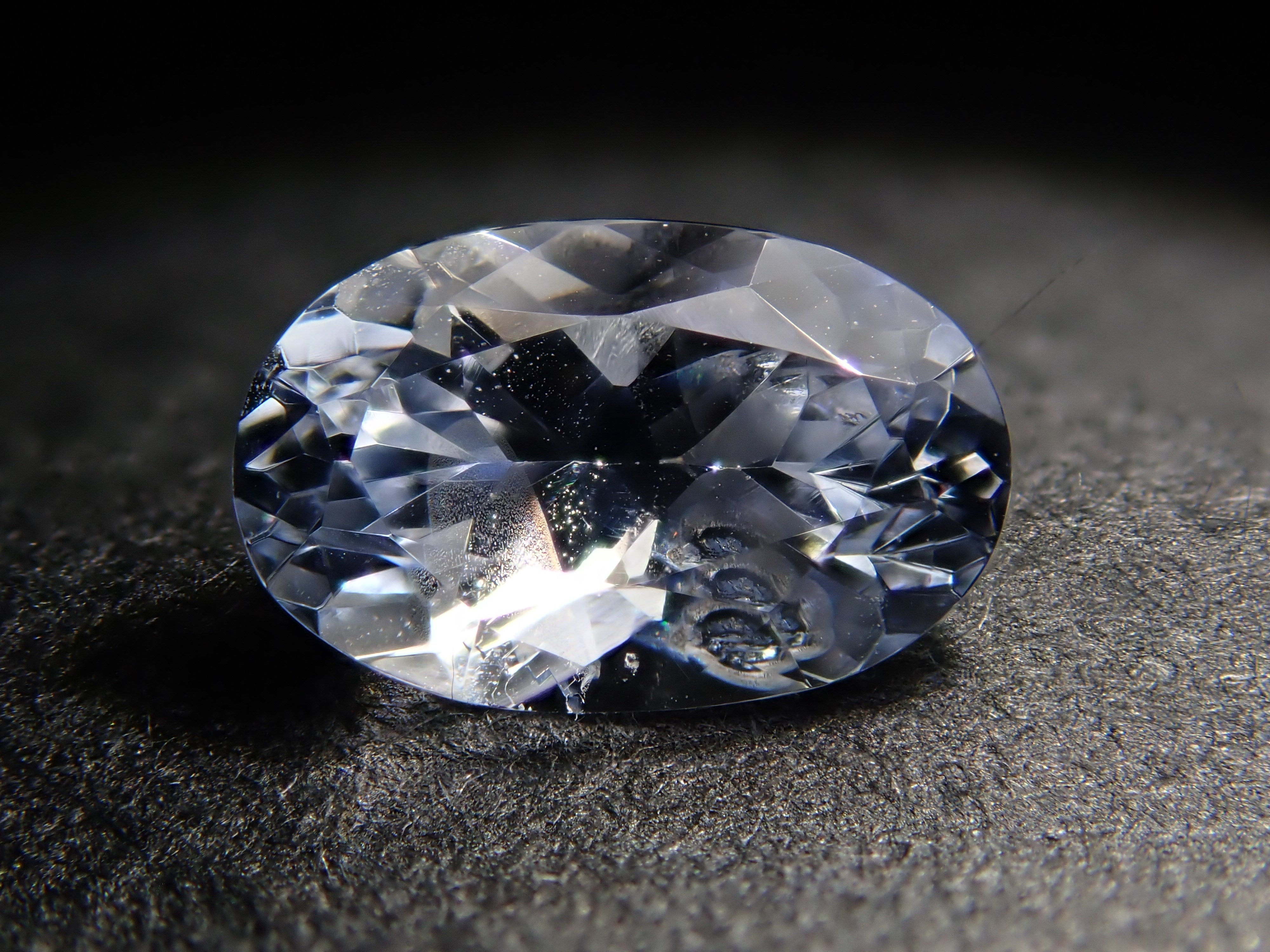 ブルーサファイア（アイスブルー） 0.584ctルース