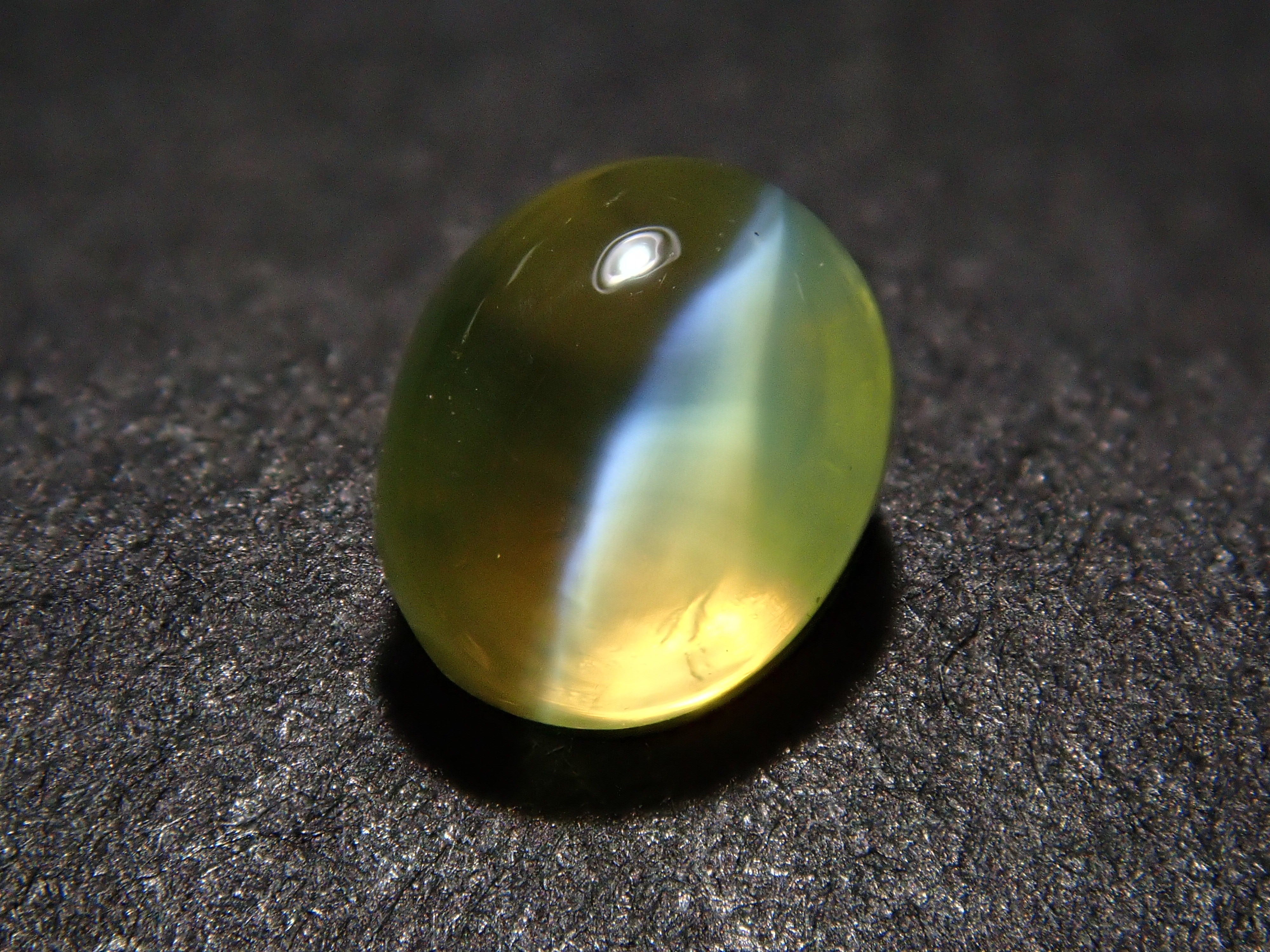 クリソベリルキャッツアイ 0.556ctルース