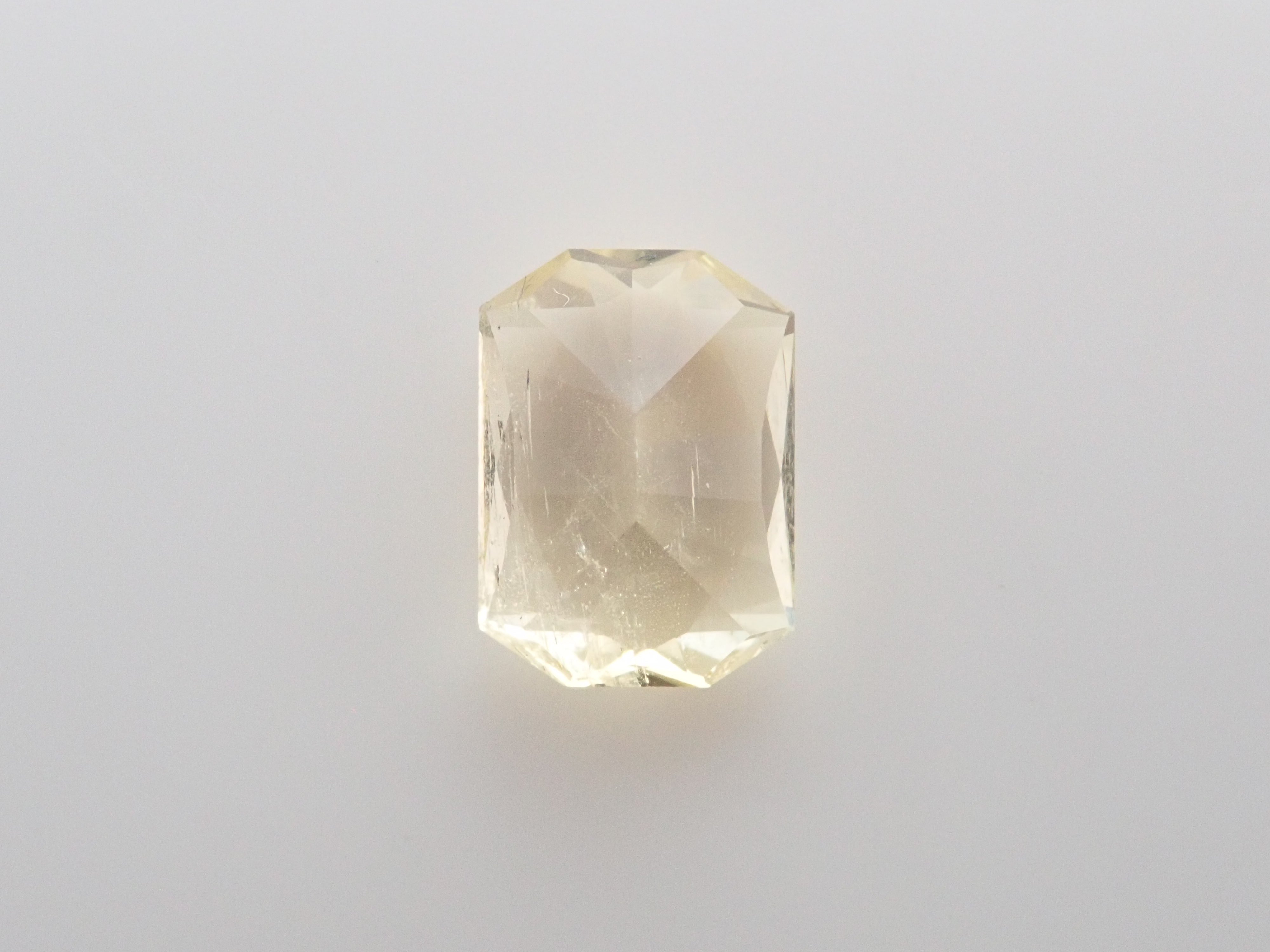 イエローベリル（ヘリオドール） 0.904ctルース