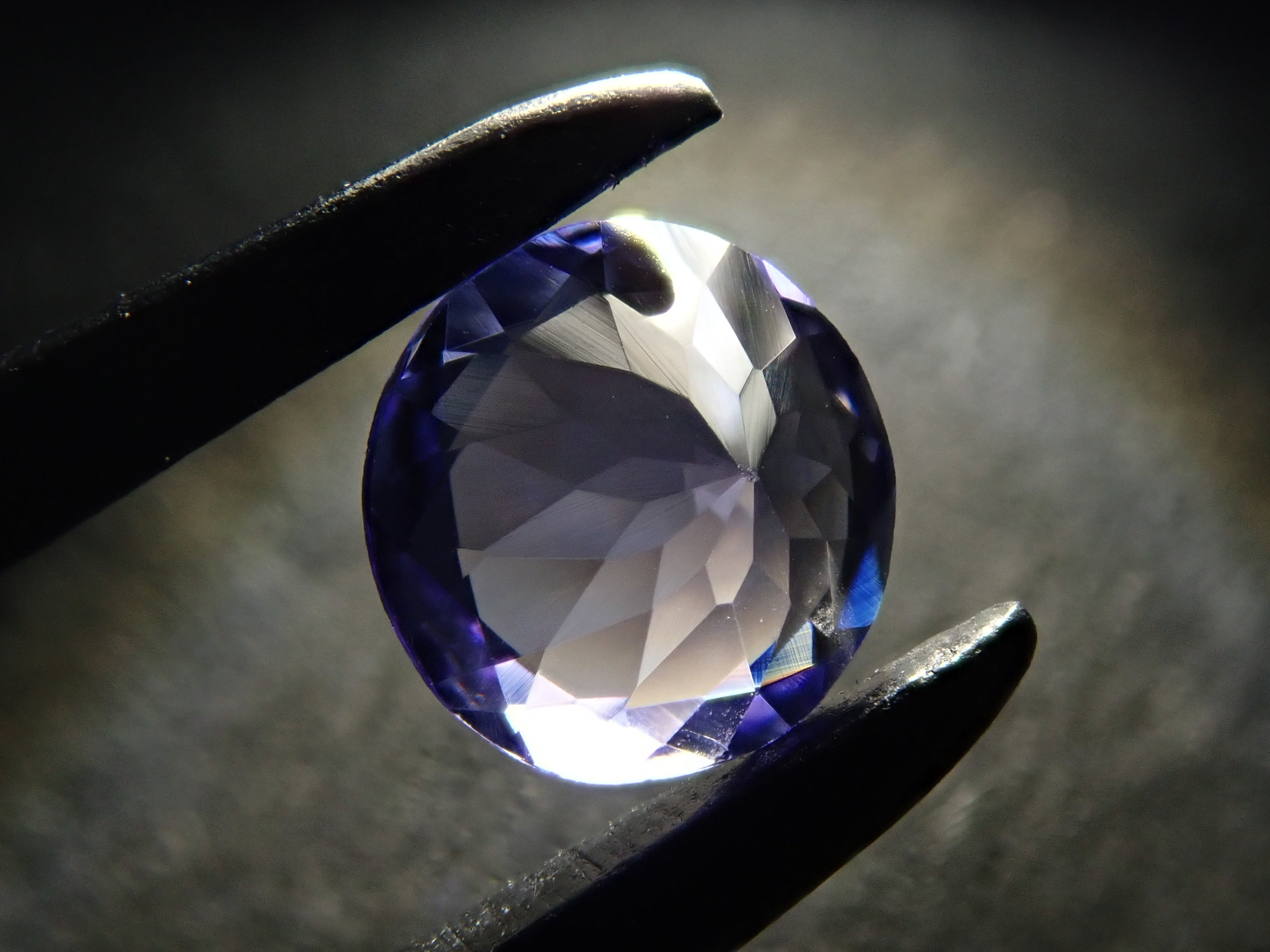 天然タンザナイトオーバル[ML8lI] ルース 0.61カラット 天然