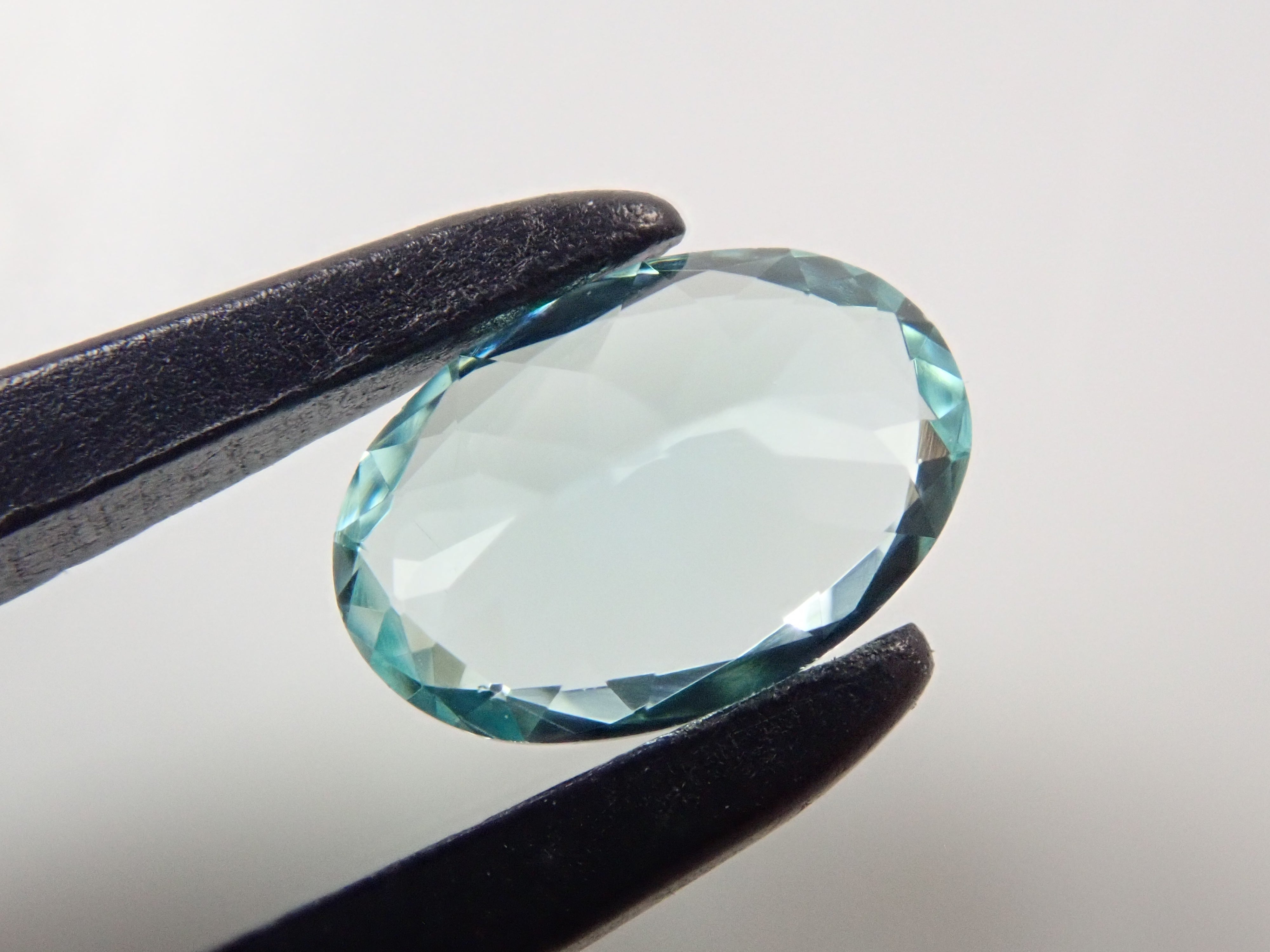 アフガニスタン産シーフォームトルマリン 0.429ctルース