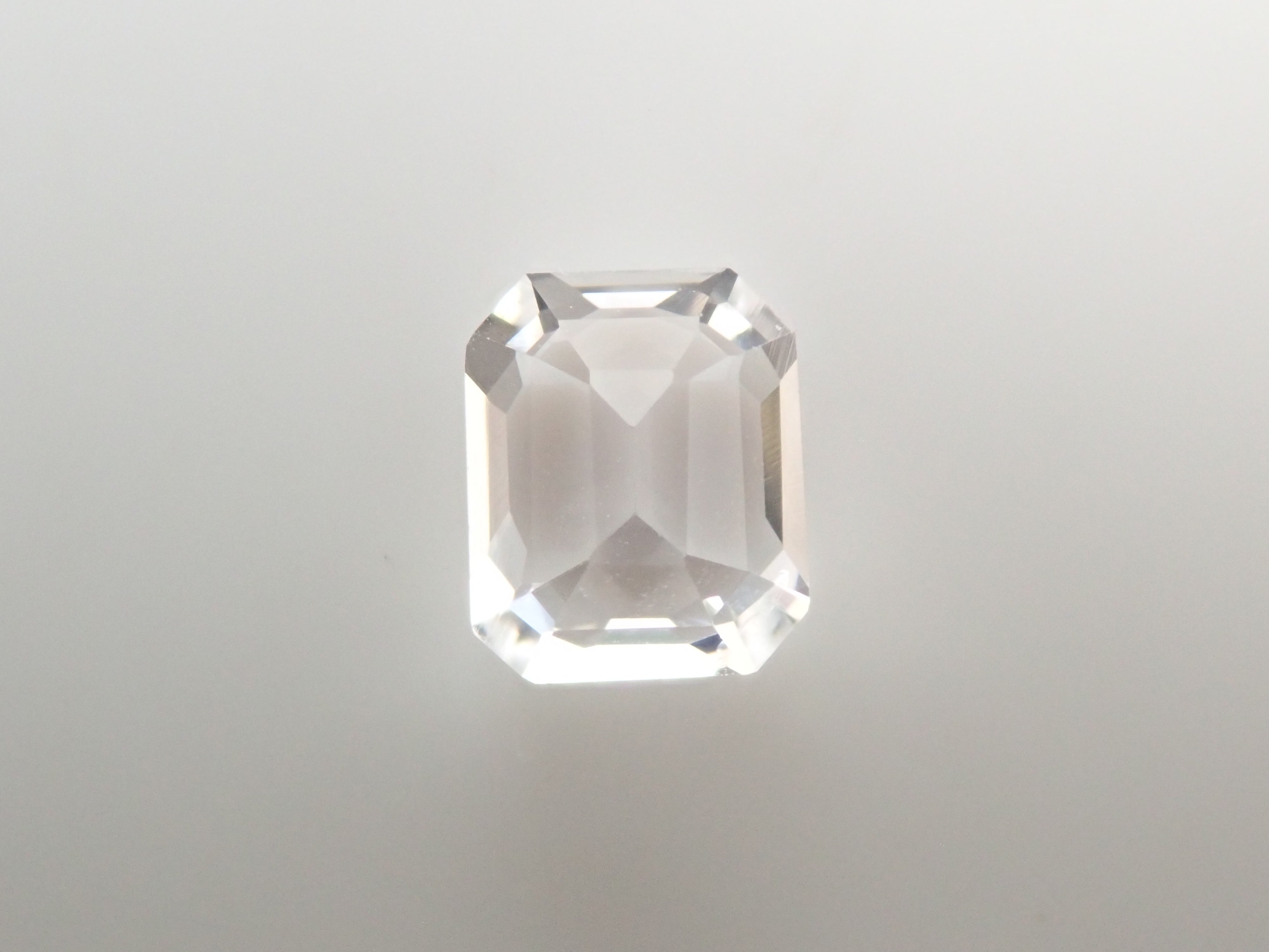 ロシア産フェナカイト 0.433ctルース