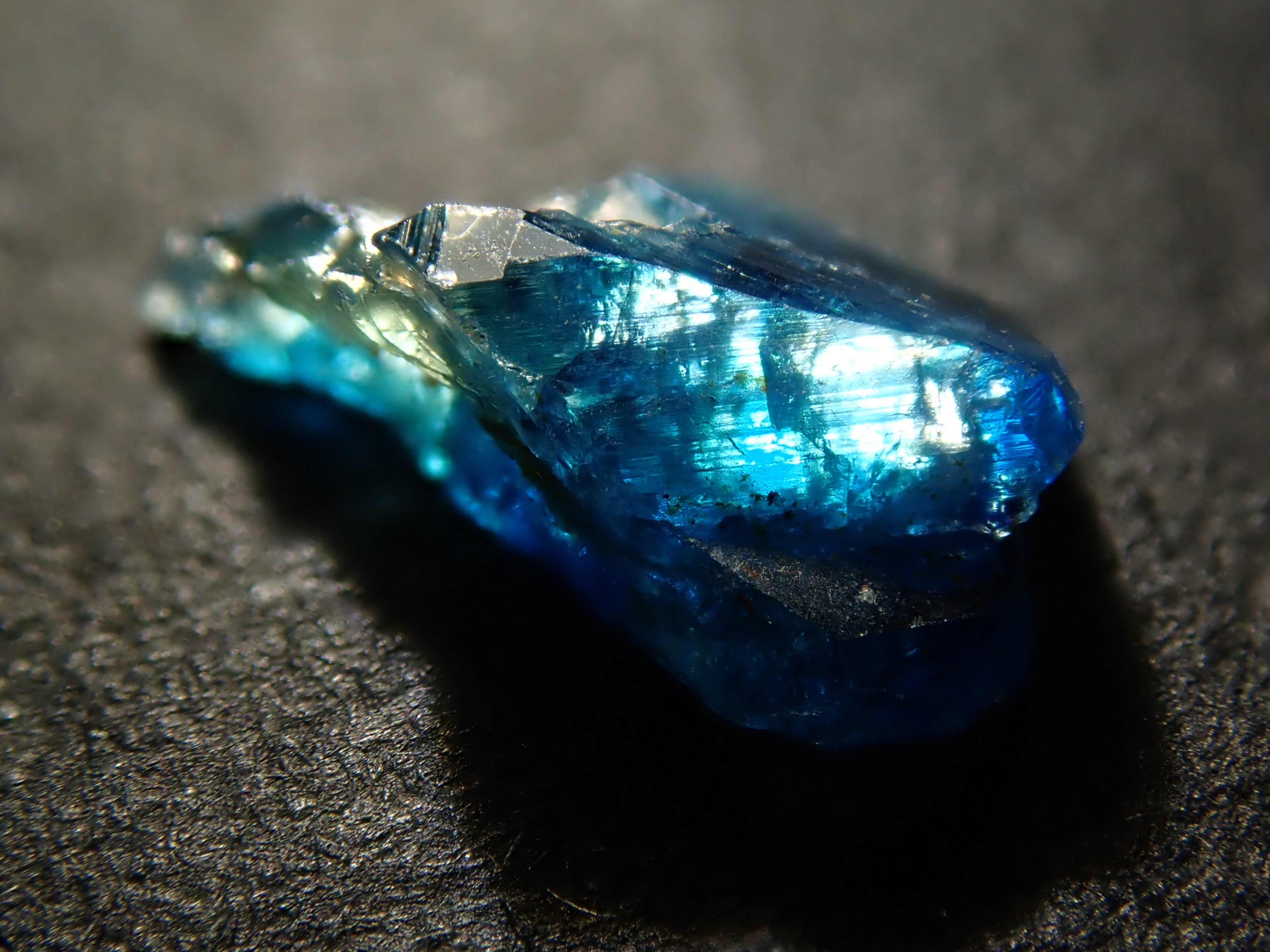 ユークレース マイカ ジンバブエ産 鉱物標本 原石鉱石 天然石 ストーン