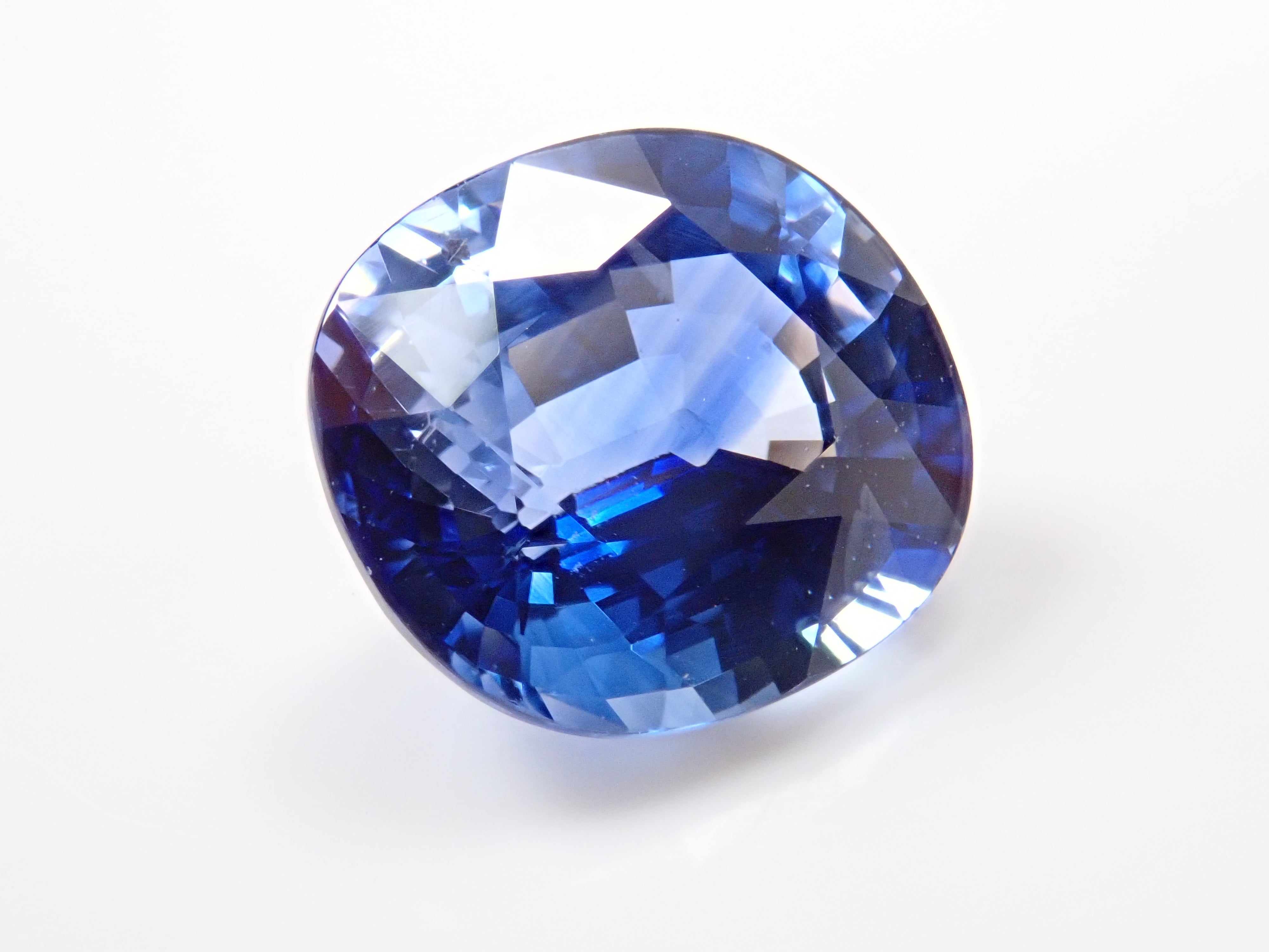 Blue sapphire 5.616ct loose stone