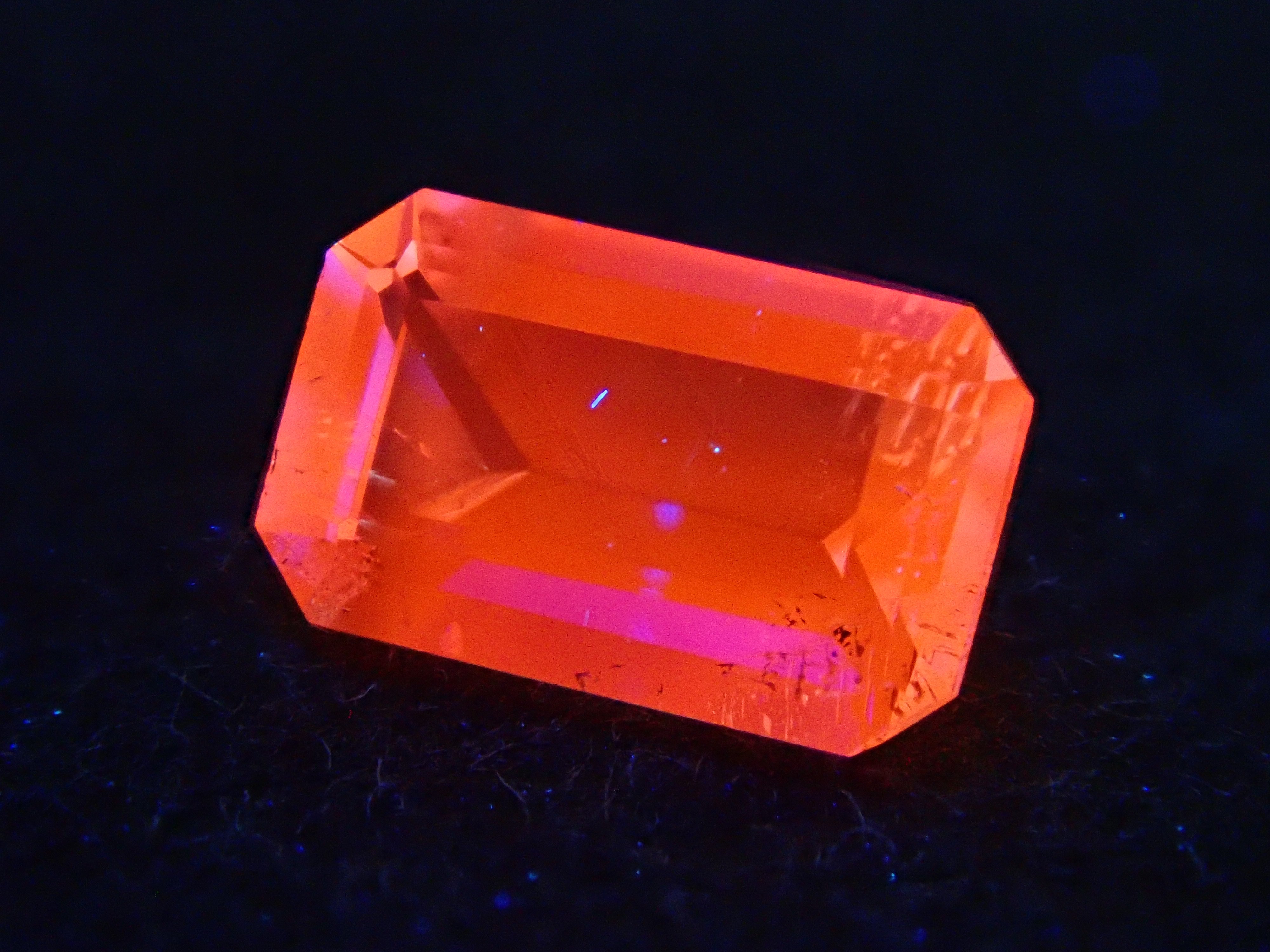 タンザニア産マグネシオアキシナイト 0.188ctルース