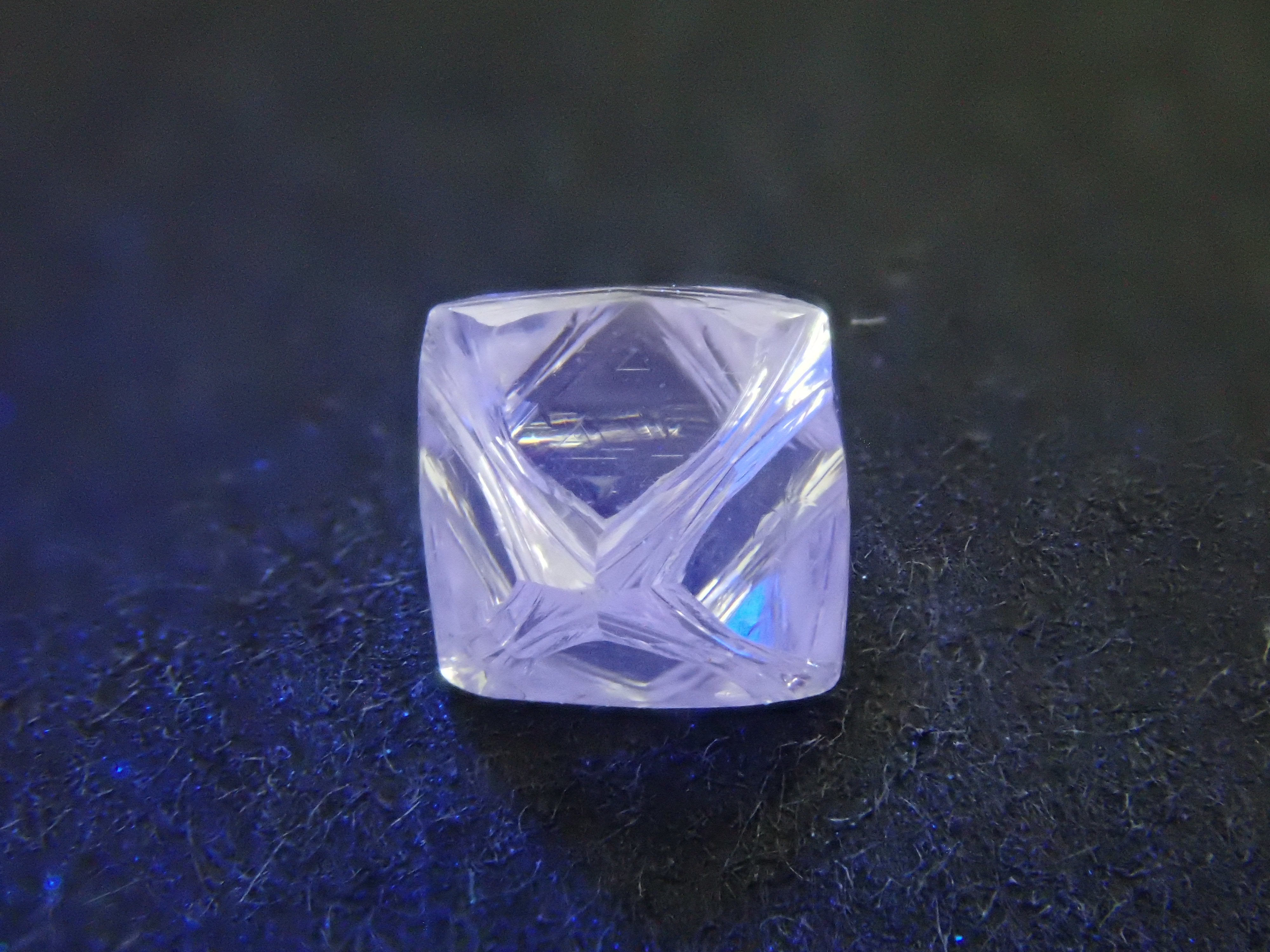 ロシア産ダイヤモンド原石（ソーヤブル） 0.618ct原石